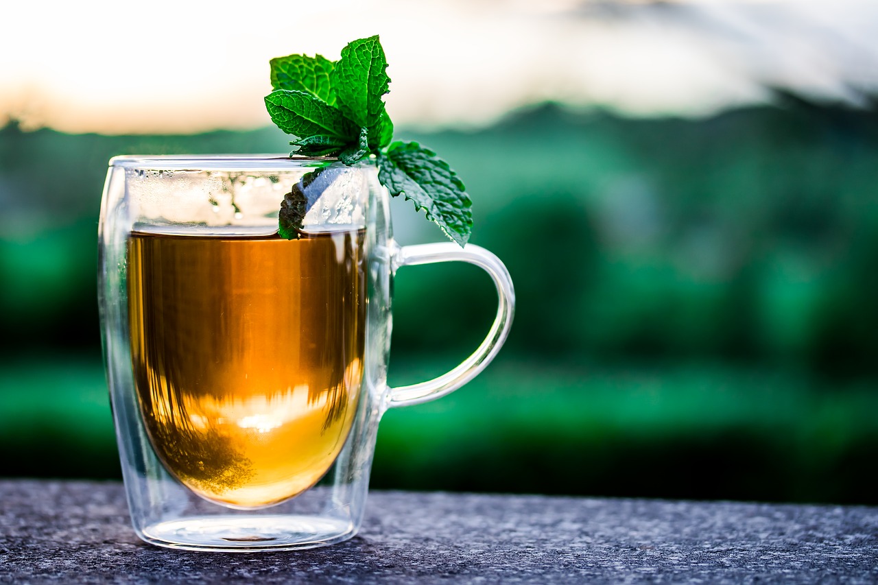 3 ceaiuri care te ajuta să slăbești - Slab sau Gras