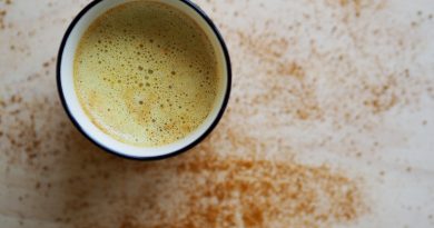 latte cu turmeric