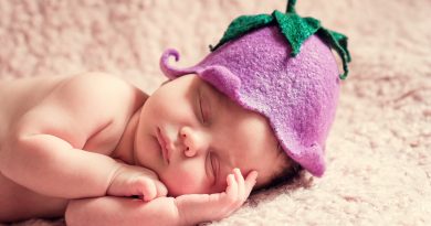 de ce dorm bebelusii mult
