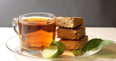 Zeama de lamaie in ceai