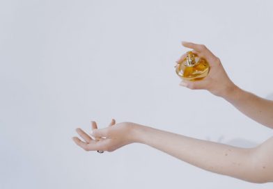 Cum sa iti potrivesti parfumul cu tinuta. Sfaturi practice pentru orice ocazie