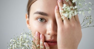 4 pasi simpli pentru a sterge oboseala de pe chip si a reda stralucirea tenului